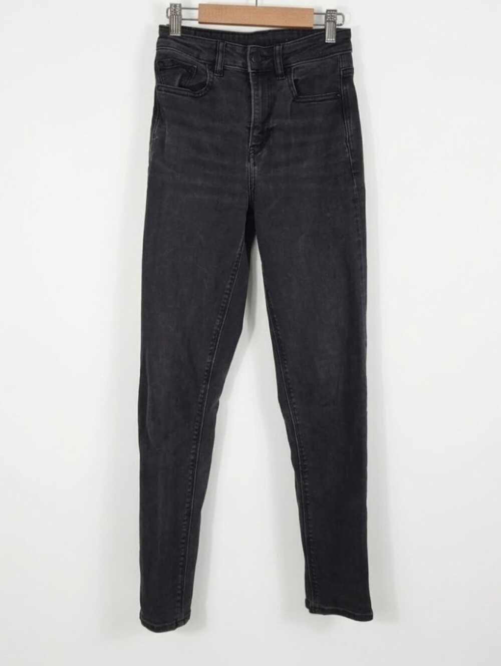 American Eagle Outfitters mom jean